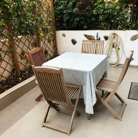 El Galeon Townhouse 公寓 阿德耶